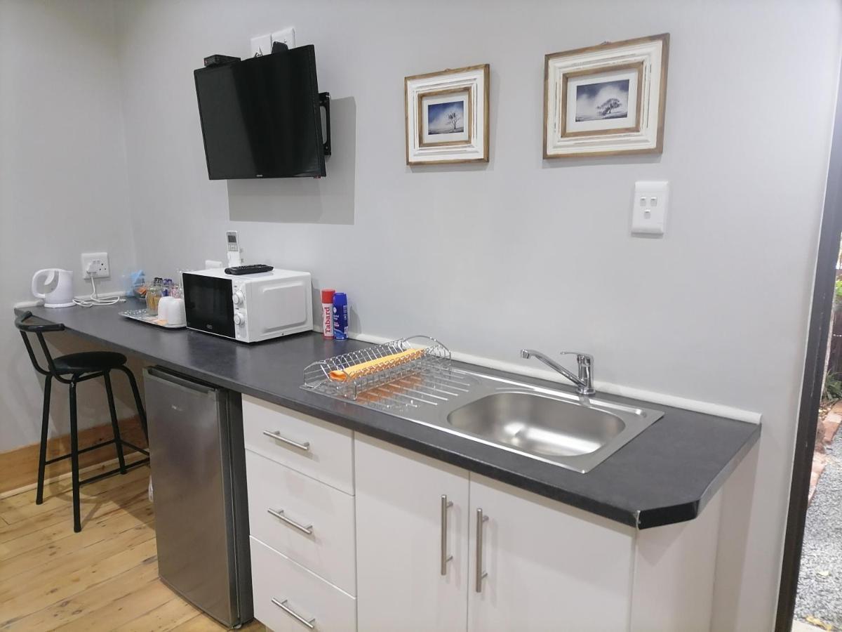 Biki Plek Apartment Кимбърли Екстериор снимка