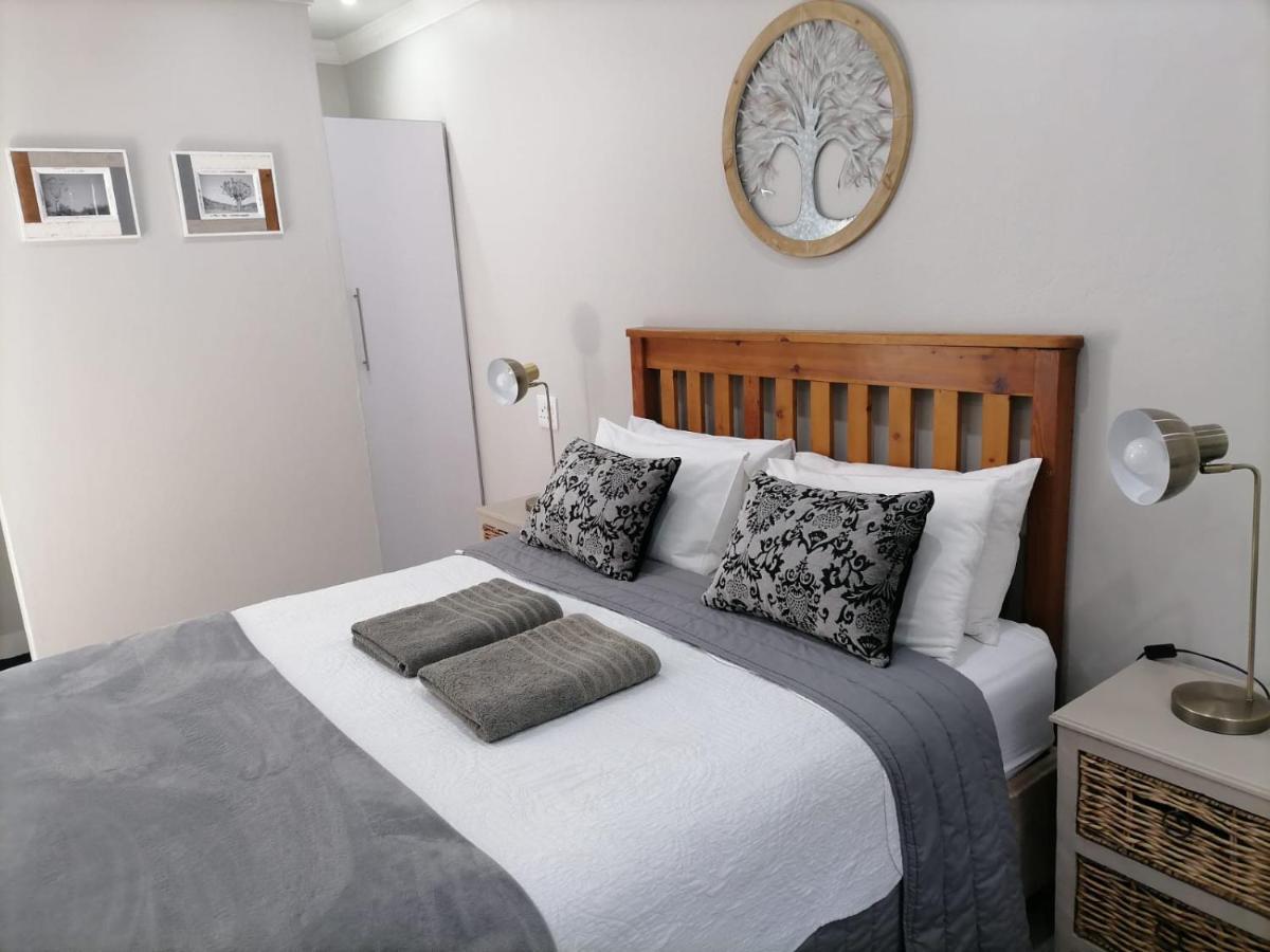 Biki Plek Apartment Кимбърли Екстериор снимка